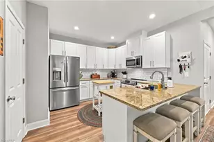 712 W Lee Ave, Yadkinville, NC 27055 - Photo 2