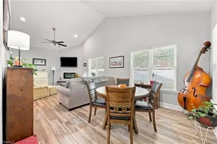 712 W Lee Ave, Yadkinville, NC 27055 - Photo 10