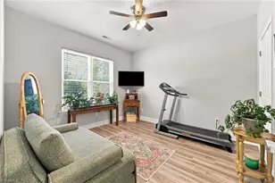 712 W Lee Ave, Yadkinville, NC 27055 - Photo 16