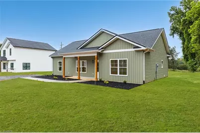 425 N Smith Street, Liberty, NC 27298 - Photo 2