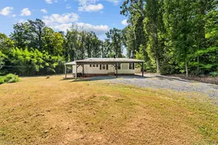 646 Hawthorne Dr, Asheboro, NC 27205 - Photo 1