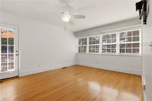 220 E Pkwy Ave, High Point, NC 27262 - Photo 14