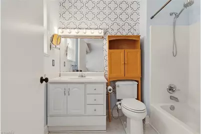 220 E Parkway Avenue, High Point, NC 27262 - Photo 16