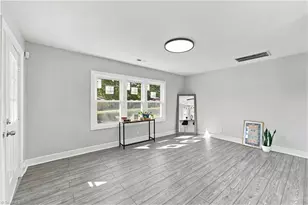 1113 Benjamin Benson St, Greensboro, NC 27406 - Photo 10