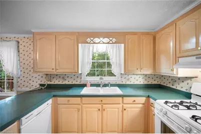 608 Forrest Drive, Reidsville, NC 27320 - Photo 12