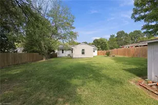 819 Carolina Ave, Thomasville, NC 27360 - Photo 32