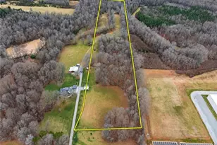 7340 Old Country Ln, Mebane, NC 27302 - Photo 8