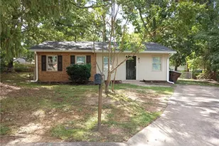 1 Pyracantha Ct, Greensboro, NC 27405 - Photo 2