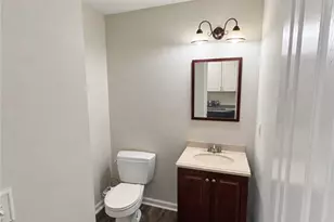 4712 Chestfield Ln, Greensboro, NC 27407 - Photo 8