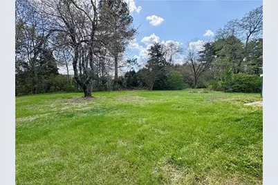 118 Lakeview Circle, Thomasville, NC 27360 - Photo 2