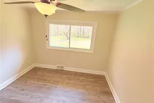 118 Lakeview Cir, Thomasville, NC 27360 - Photo 8