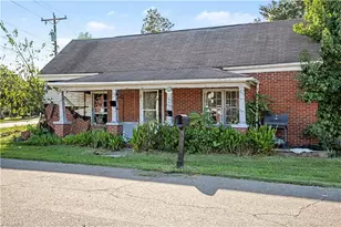 101 Primitive St, Eden, NC 27288 - Photo 2
