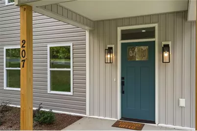 207 E Parker Street, Graham, NC 27253 - Photo 2