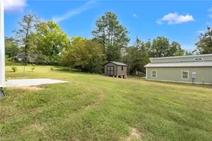 207 E Parker St, Graham, NC 27253 - Photo 28