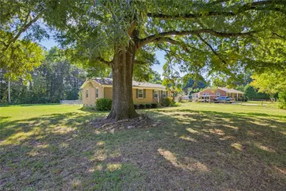 8009 Tam Oshanter Drive, Greensboro, NC 27409 - Photo 4