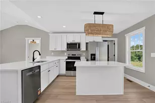 327 Lake Park Rd, Asheboro, NC 27205 - Photo 10
