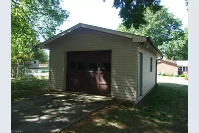 3439 Hillside Drive, High Point, NC 27265 - Photo 34