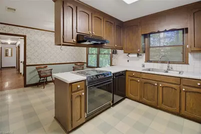 524 Eastwood Drive, Asheboro, NC 27205 - Photo 8