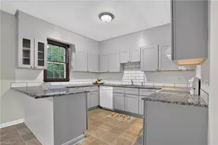 3453 McConnell Rd, Greensboro, NC 27405 - Photo 10