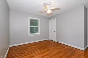 3809 Parkwood Dr, Greensboro, NC 27403 - Photo 16