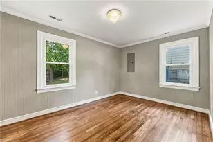 911 Portland St, Greensboro, NC 27403 - Photo 18