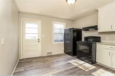 1006 E Devonshire Street, Winston-Salem, NC 27107 - Photo 8