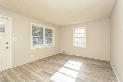 1006 E Devonshire Street, Winston-Salem, NC 27107 - Photo 4