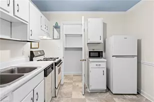2821 Tully Square, Winston-Salem, NC 27106 - Photo 8