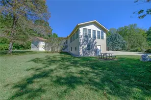 1703 River Knoll Ct, Greensboro, NC 27409 - Photo 46