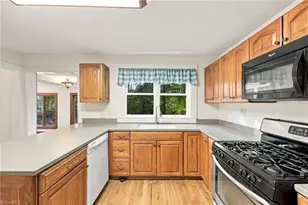 636 Stoney Creek Church Rd, Burlington, NC 27217 - Photo 8