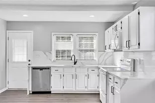 728 Osborne St, Eden, NC 27288 - Photo 4