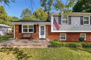1823 Bantry Trl, Kernersville, NC 27284 - Photo 2