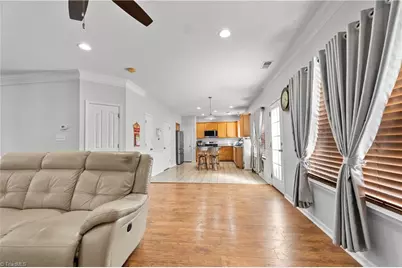 765 Spinning Wheel Point, High Point, NC 27265 - Photo 8