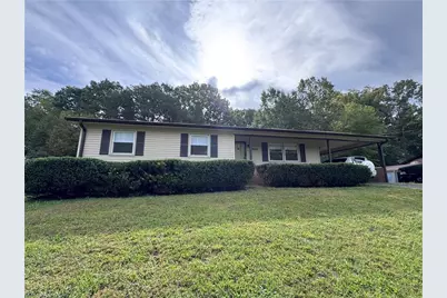 305 Kingston Drive, King, NC 27021 - Photo 2