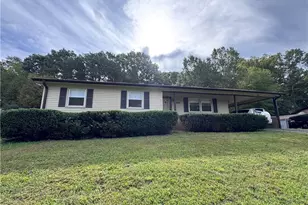 305 Kingston Dr, King, NC 27021 - Photo 2