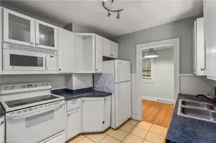 2746 Maplewood Ave, Winston-Salem, NC 27103 - Photo 12