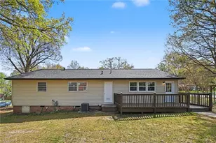 2526 Hyde St, Burlington, NC 27217 - Photo 2