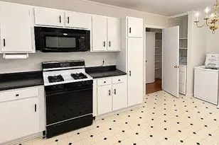 3980 Burnham Cir, Winston-Salem, NC 27105 - Photo 10
