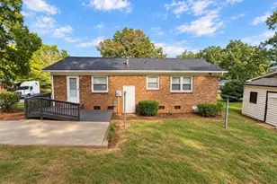 3980 Burnham Cir, Winston-Salem, NC 27105 - Photo 4
