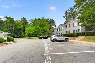 731 Shelby Dr, Greensboro, NC 27409 - Photo 8