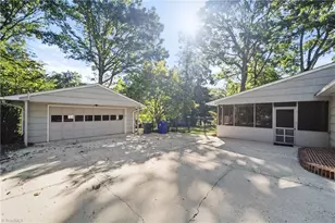 719 Quarterstaff Rd, Winston-Salem, NC 27104 - Photo 38