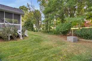 956 Heatherstone Dr, Winston-Salem, NC 27104 - Photo 24