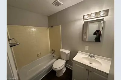 3915 Overland Heights #C, Greensboro, NC 27407 - Photo 12