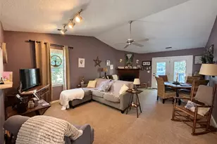 33 Brandy Ct, Greensboro, NC 27409 - Photo 4
