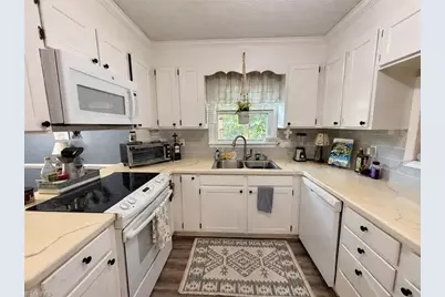 33 Brandy Court, Greensboro, NC 27409 - Photo 2