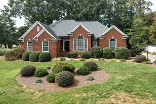 400 Savannah Ln, Kernersville, NC 27284 - Photo 1