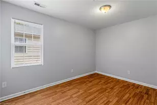 405 Dudley St, Greensboro, NC 27401 - Photo 20