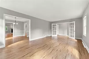 2502 Fairway Dr, Greensboro, NC 27408 - Photo 10
