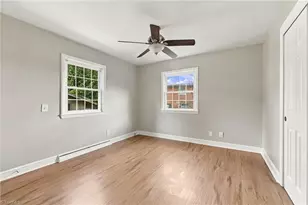 2502 Fairway Dr, Greensboro, NC 27408 - Photo 22