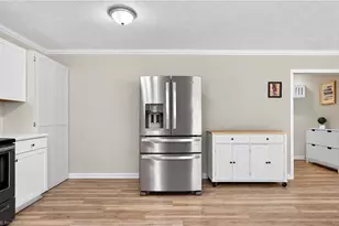 1802 N Chatham Ave, Siler City, NC 27344 - Photo 12